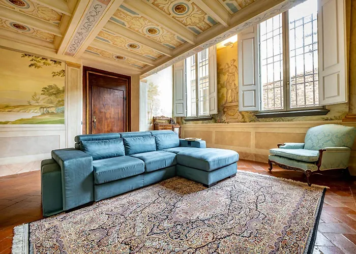 Yid Luxury Near Ponte Vecchio