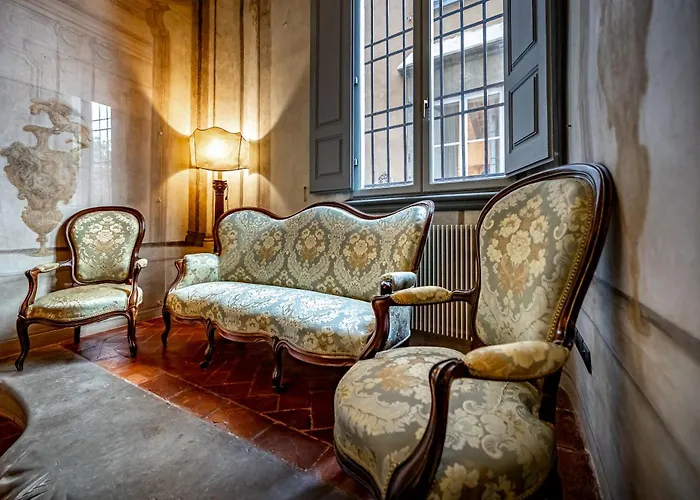 Yid Luxury Near Ponte Vecchio *