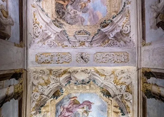 Yid Luxury Near Ponte Vecchio