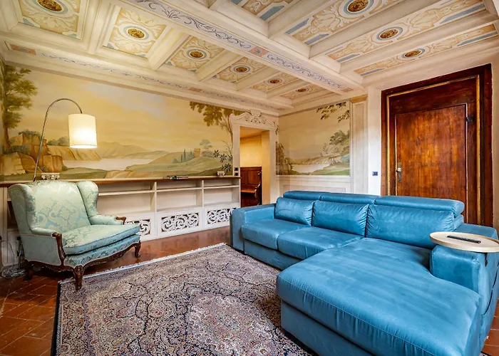 Yid Luxury Near Ponte Vecchio Firenze