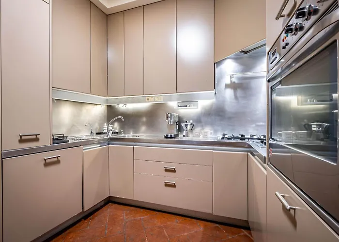 Yid Luxury Near Ponte Vecchio